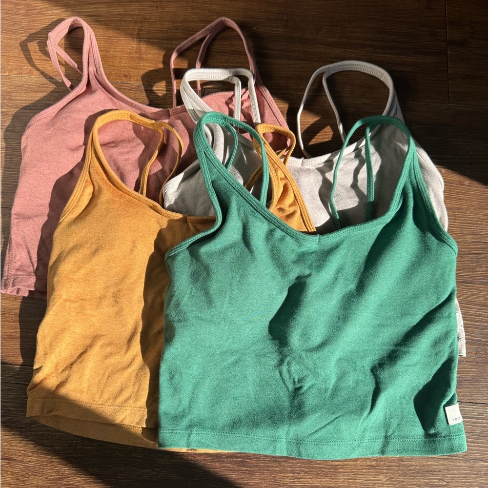 Vuori Halo Performance Crop Bundle (4 Total , Size S)